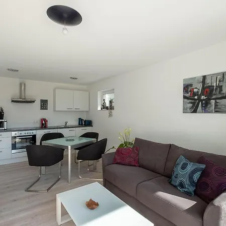 Wellenreiter Mit Ruhigem Garten Apartamento Uberlingen